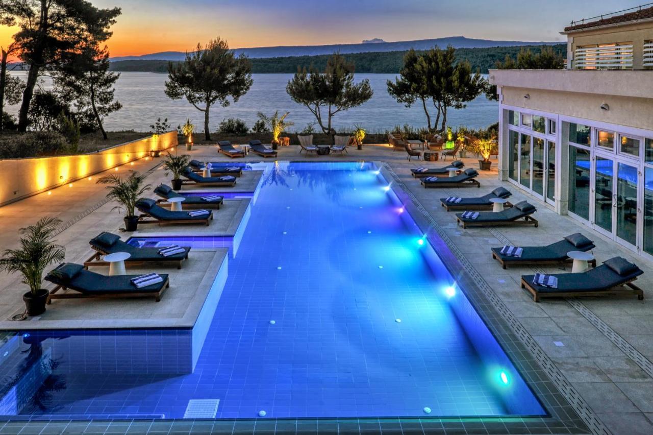 Hotel Antica-Seafront Hotel With Comfortable Rooms And Pool Stari Grad  Exterior photo