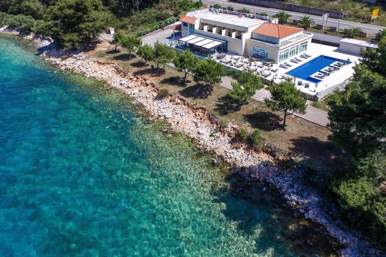 Hotel Antica-Seafront Hotel With Comfortable Rooms And Pool Stari Grad  Exterior photo