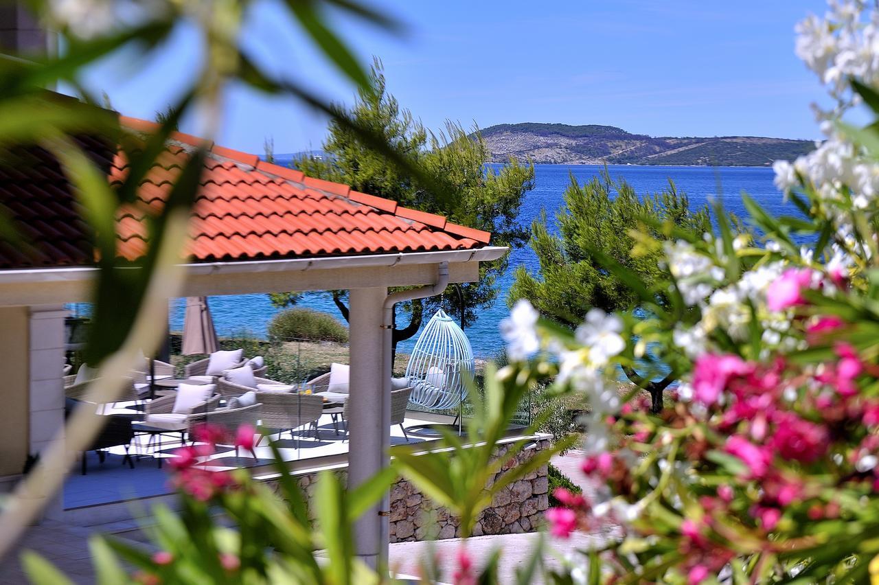 Hotel Antica-Seafront Hotel With Comfortable Rooms And Pool Stari Grad  Exterior photo